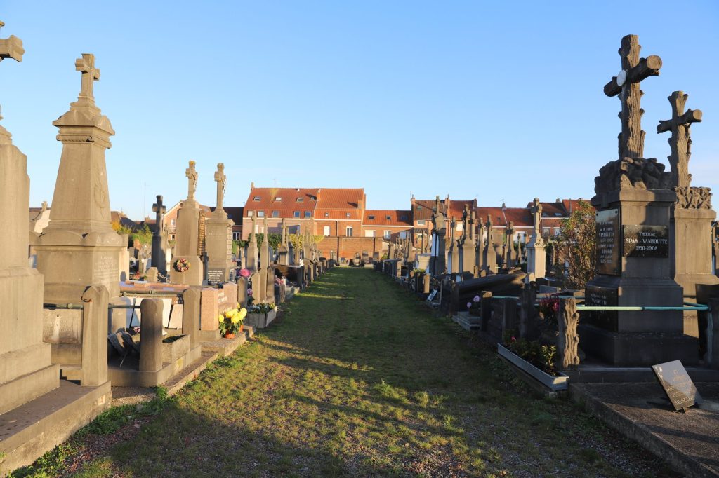 Les cimetières se verdissent et la biodiversité s’accentue